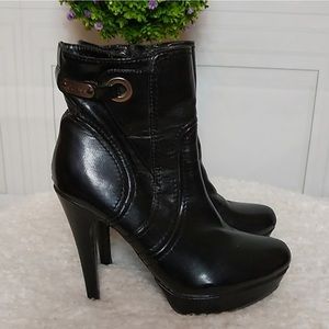 Guess Black Boot Stiletto size 7.5